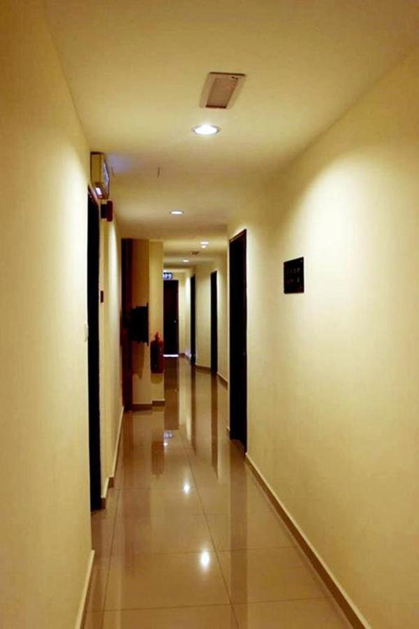 Hotel Sara'S Inn, شاه علام المظهر الخارجي الصورة