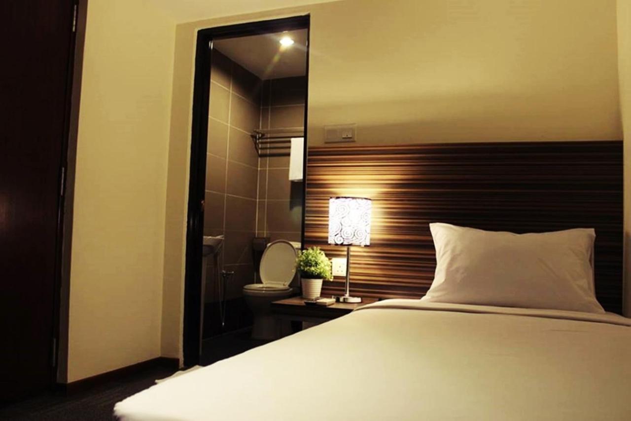 Hotel Sara'S Inn, شاه علام المظهر الخارجي الصورة